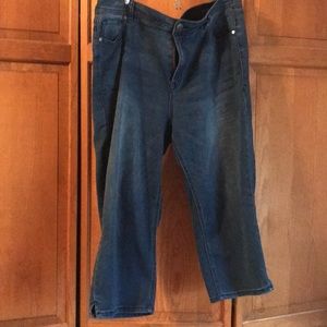 Avenue butter denim Capri